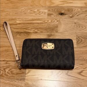 Michael Kors Black and Tan Wristlet Wallet